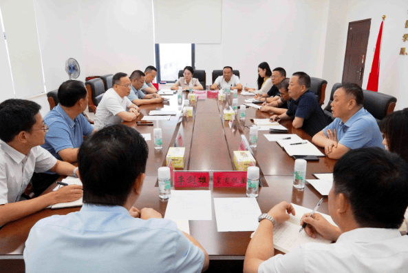 谈文胜会见省地质院全国、省直“两优一先”表彰对象及记大功奖励获得者